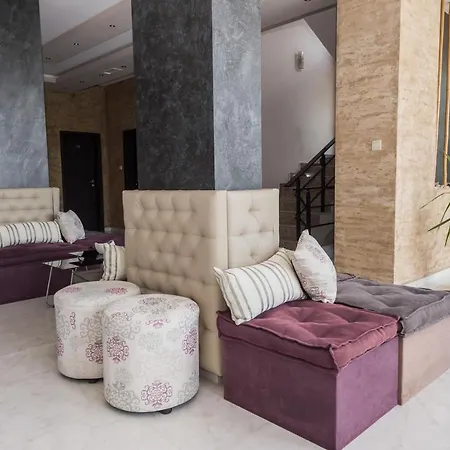 בית הארחה Polina *