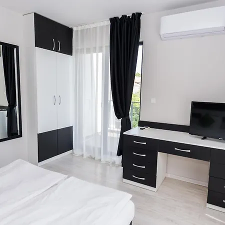 Polina بيت ضيافة سوزوبول